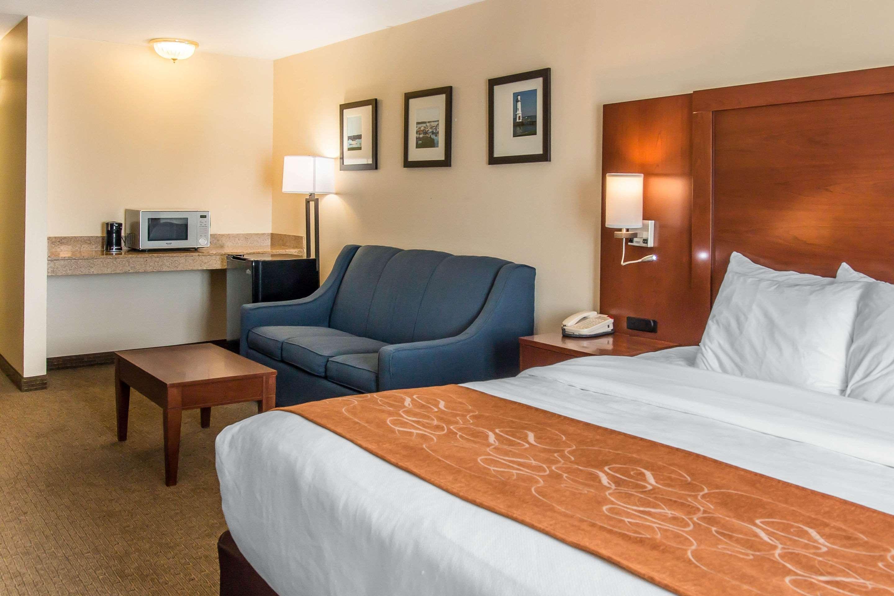 Comfort Suites Wixom Exterior photo