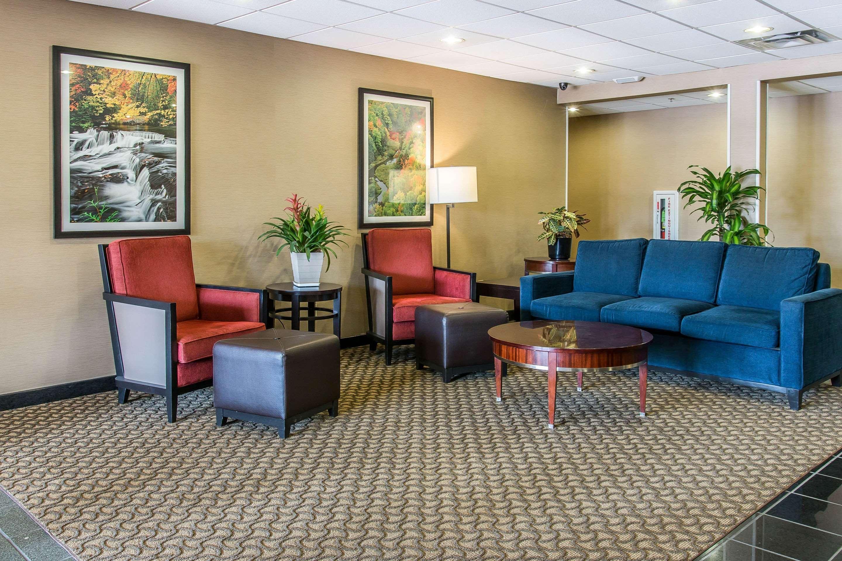 Comfort Suites Wixom Exterior photo