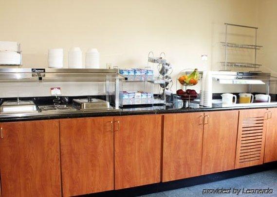 Comfort Suites Wixom Restaurant photo