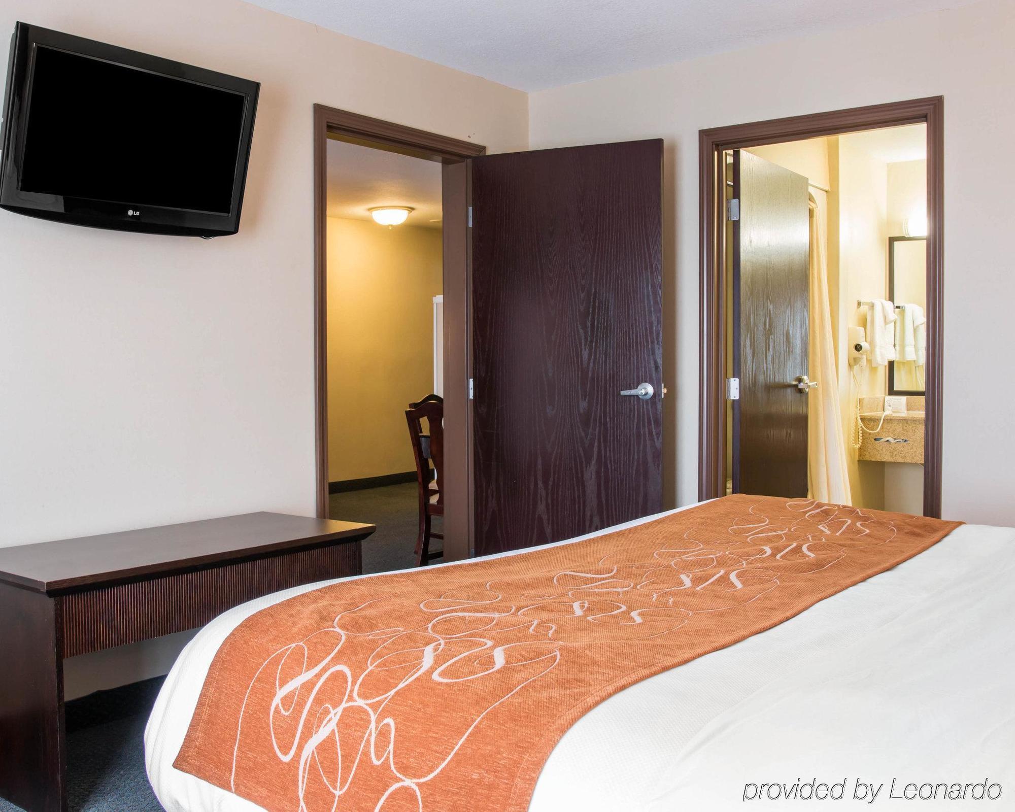 Comfort Suites Wixom Exterior photo