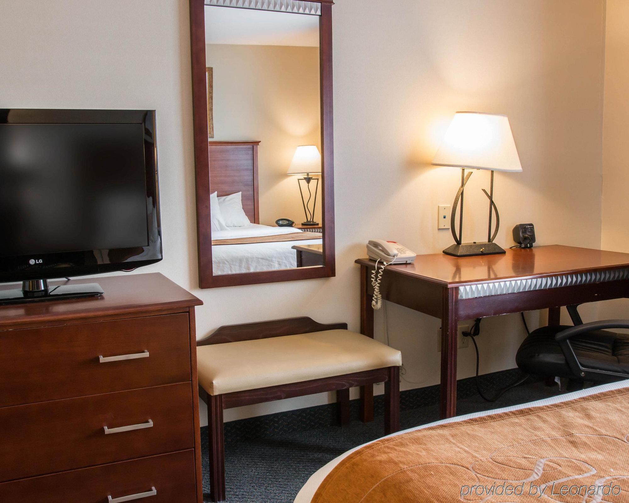 Comfort Suites Wixom Exterior photo