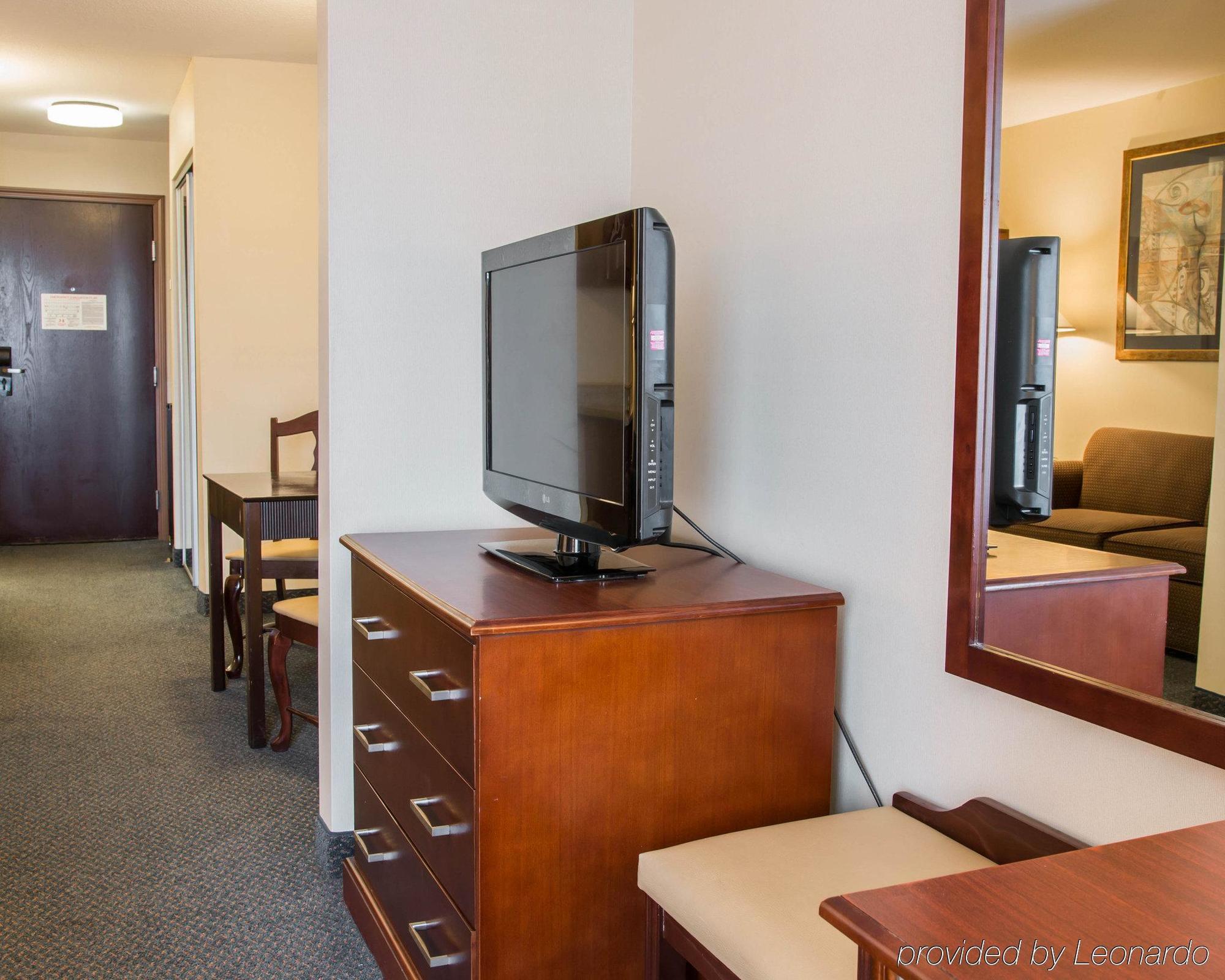 Comfort Suites Wixom Exterior photo