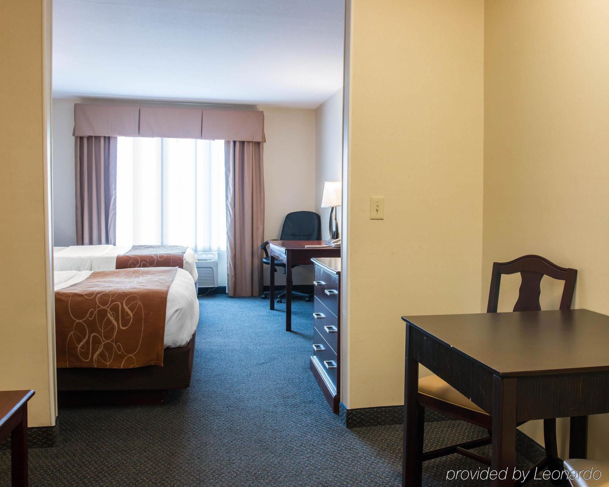 Comfort Suites Wixom Exterior photo