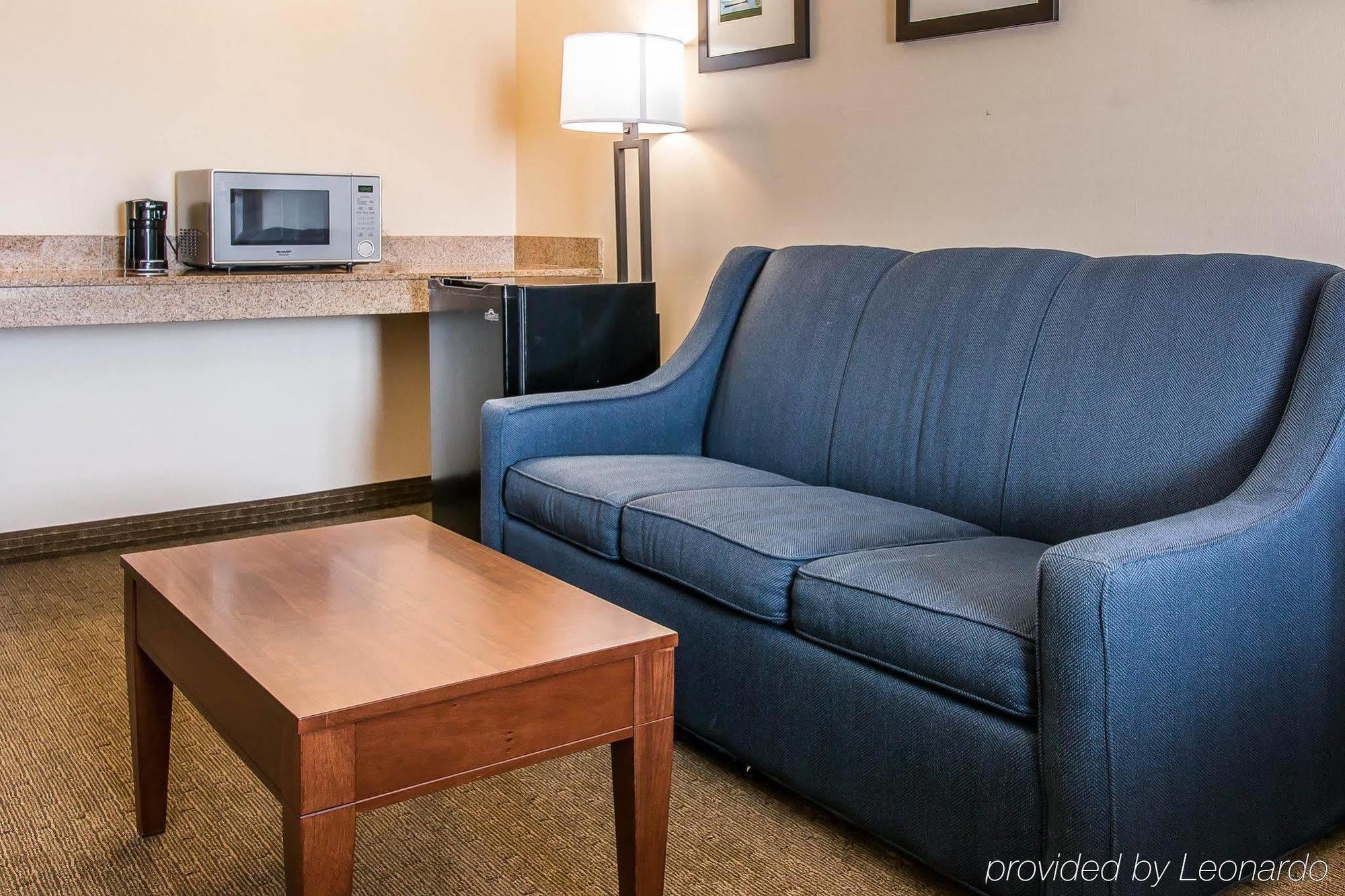 Comfort Suites Wixom Exterior photo