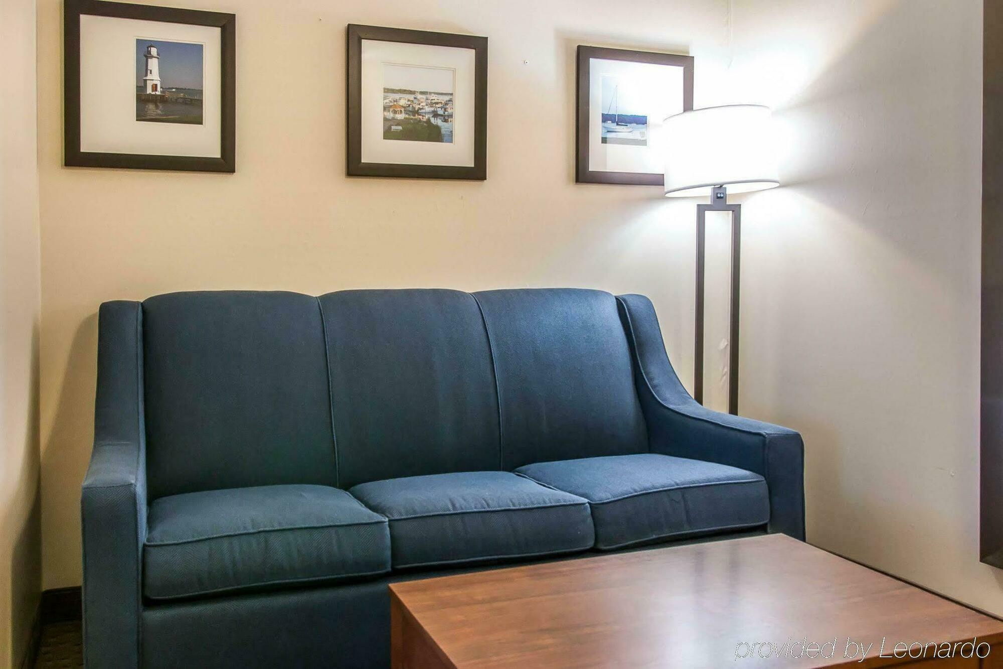 Comfort Suites Wixom Exterior photo